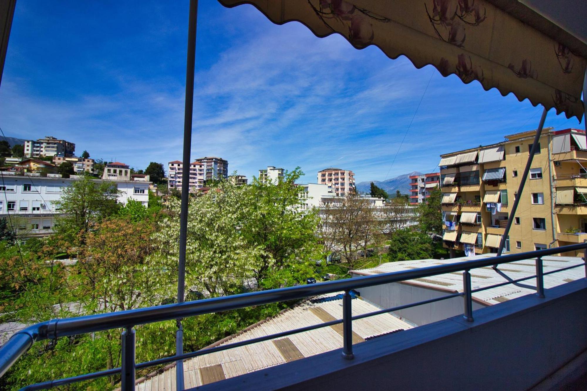 Apartament Duzgo Gjirokastër Buitenkant foto